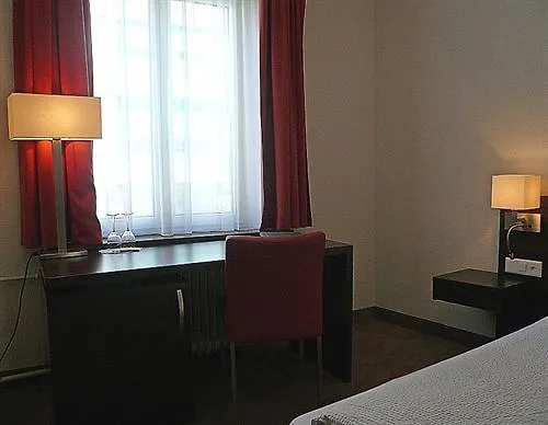 Hotel Rheinfelderhof Basel 2*,